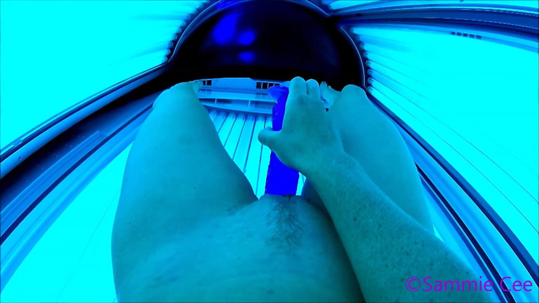 Sammie Cee: Tanning booth finger and dildo fuck