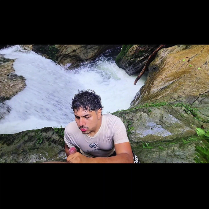 Peluche19 cm: Indian Man Fucking Young Gay Man in a Waterfall