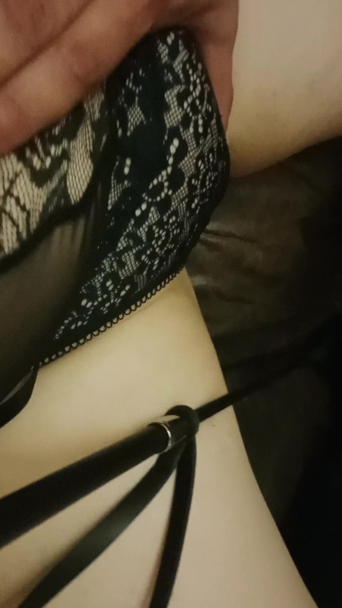HappyPeach26Shake: Redhead Curvy MILF Enjoys Caresses-2