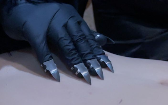 Goddess Dahlia: Tickling Slave with Sharp Claws