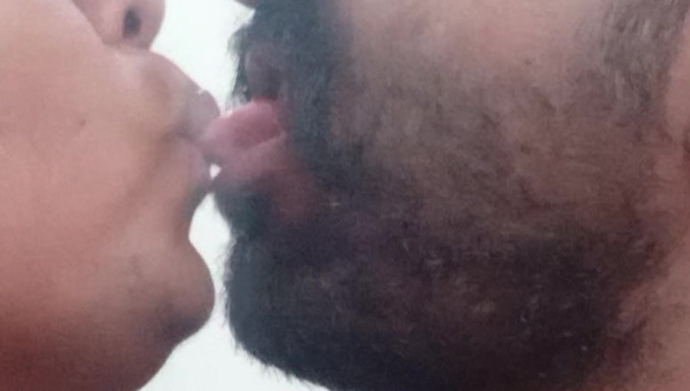 Desi Taboo: Sexy nevlastní matka liplock a plivání do pusy