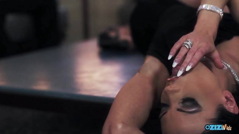 Zizi Vids: The Moment for Double Penetration Came After a Slow Buildup...