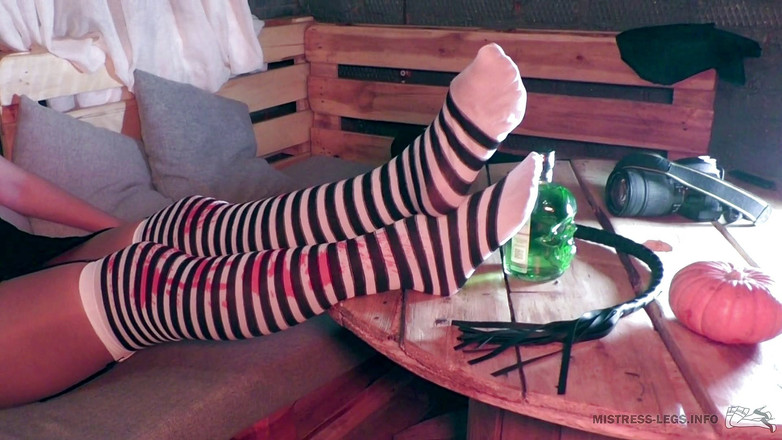 Mistress Legs: Älskarinnas fötter retar och ignorerar dig