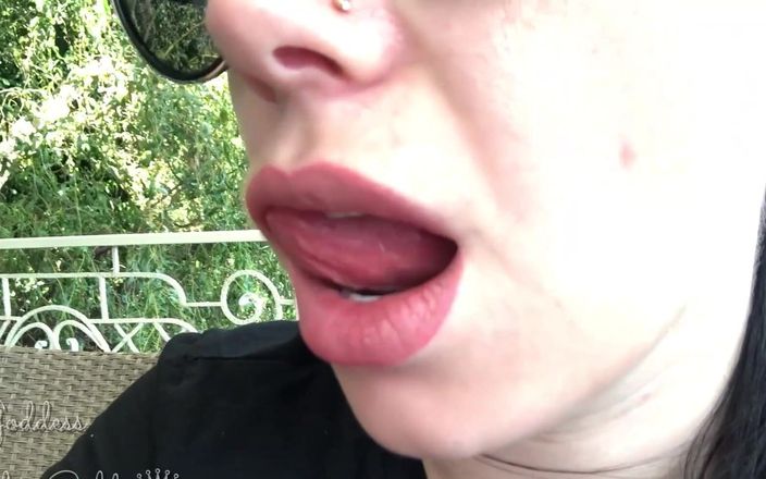 Goddess Misha Goldy: Sexy große lippen lecken &amp;amp; lippen riechen &amp;amp; kuss-brille fetisch auf dem...