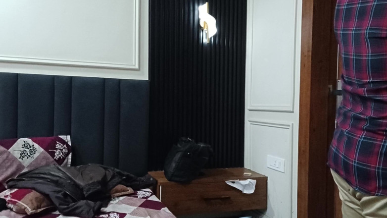 Austin Rose: Lelaki India matang melancap bersendirian dalam biliknya – video 4K