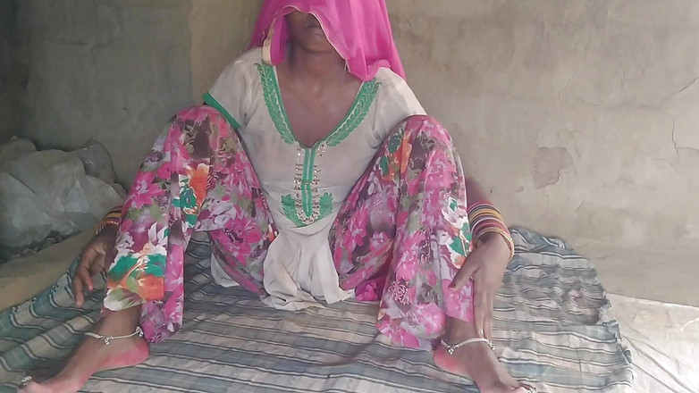 Desigol99: La féroce bhabhi indienne