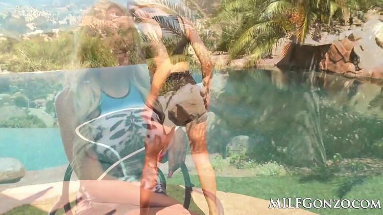 Gonzo Living: MILFGONZO - Nina Elle si fa ricoprire le grandi tette di...