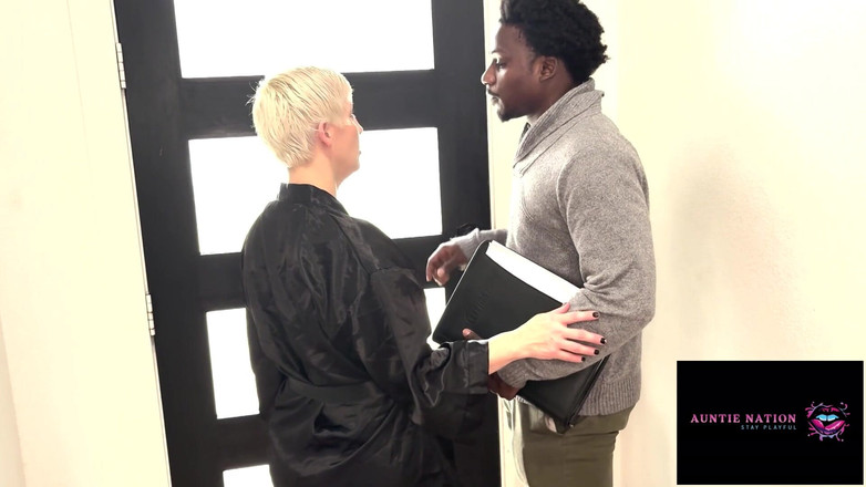 Auntie Nation: Geschäftsmann kommt und fickt mich