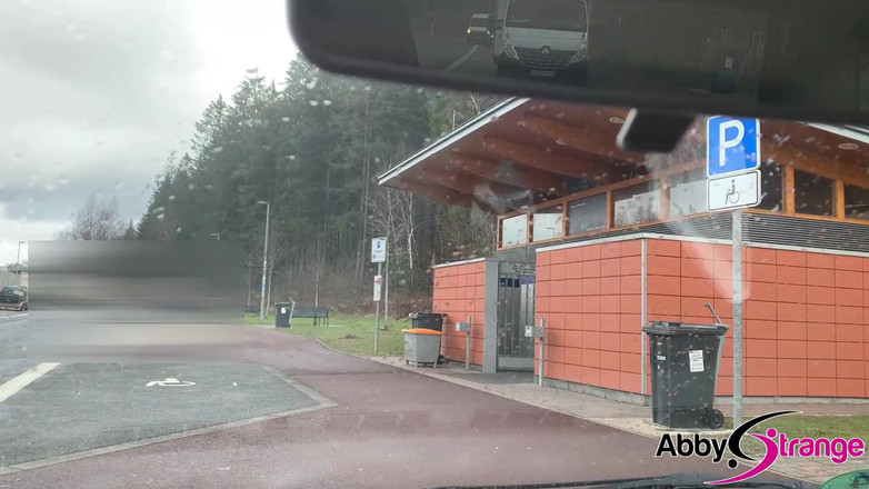 Abby Strange: Duitse gothic bbw Abby vreemde pisfetisj - plassen