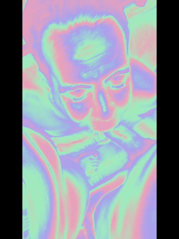 Ladyboy Karl: ladyboy di holo