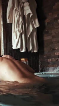 Beautiful Horny MILF Fucked by Stranger in Jacuzzi Vintage Aamateur