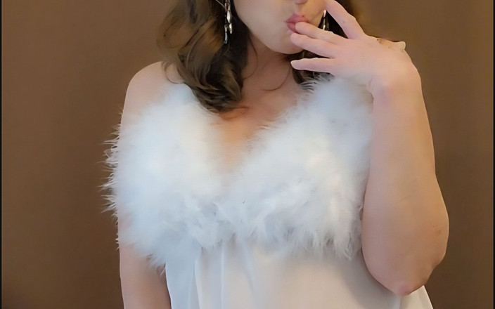 Nikki Nevada: Komm, spielen Sie Reindeer-Spiele mit dem sexysten frechen reindeer des...