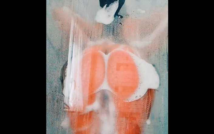 MoonaBadre: Franse Arabische hete vrouw neemt een warme douche