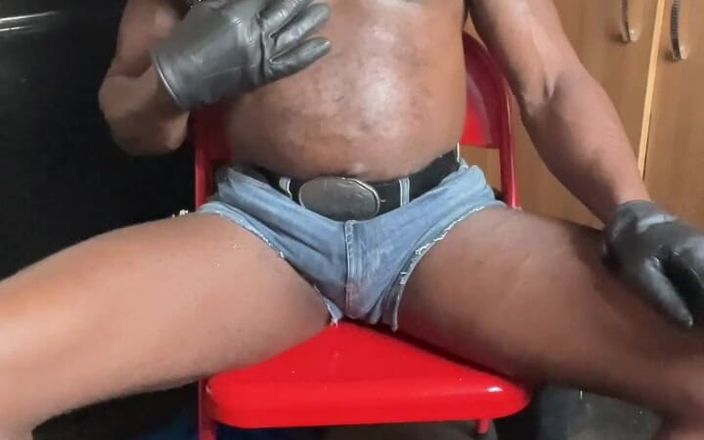 Black smoking muscle stepdad: Mature Muscle Solo Play &amp;amp; Cum