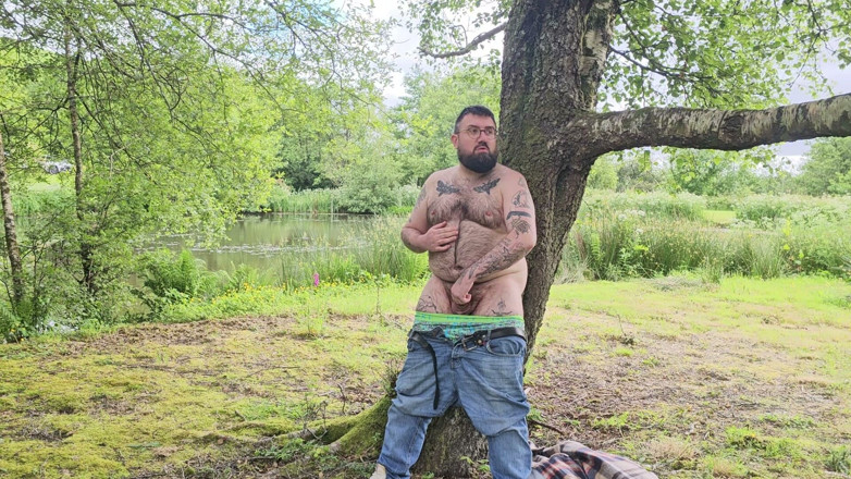 PoppaPig: Um urso goza na floresta?