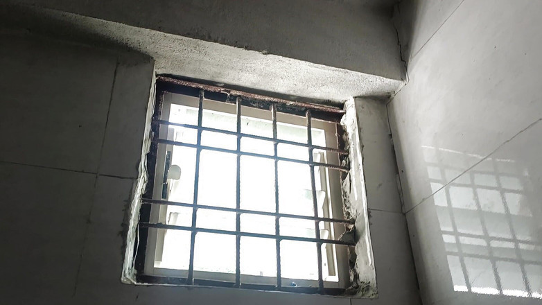 LovedSunsine1990: Bolelo mě břicho, tak jsem si rychle odešel na záchod,...