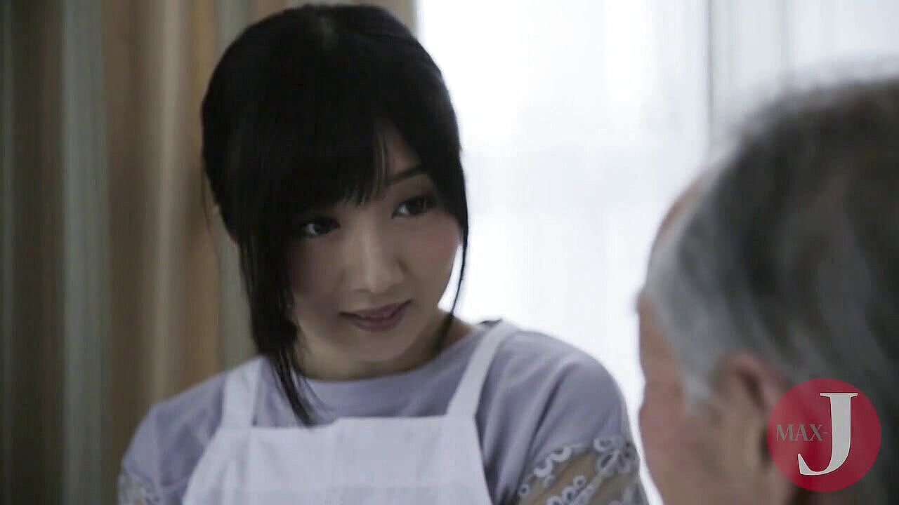 Sweet japanese house maid sucking old man's dick--Asian happy ending
