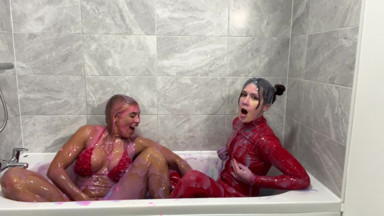 CALLIE ROKS: Latex Gunge with Belle Ohara