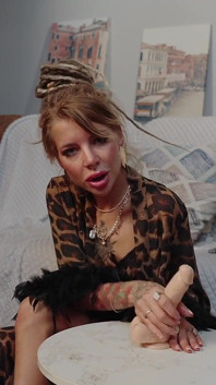 Footjob i Hot Jerk-off From Hottie Heileyknight