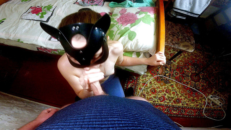 Love_Adventures: 의붓아들한테 펠라 해주는 의붓여동생! 그녀의 입에 정액으로 가득 채웠어!