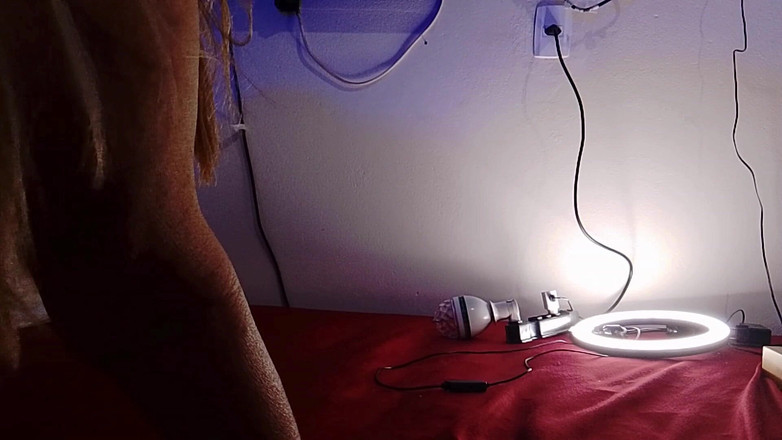 UtopianHumor507: Her şeyi planda bıraktı.