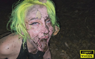 Forest-Whore: Divoká a drsná procházka