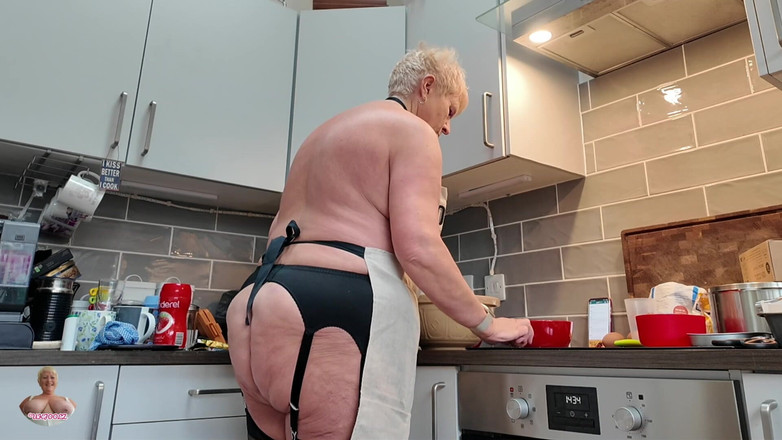 Uk Joolz: Joolz- гола випікає вдома