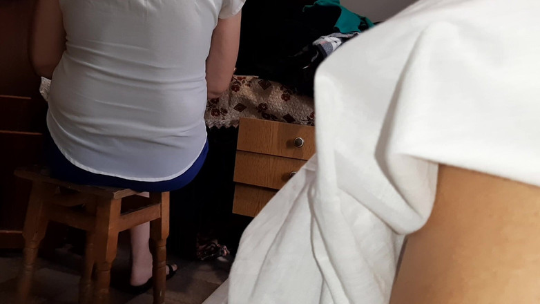 Lesbian-illusion: Пока наш учитель проверяет домашнее задание, моя подруга и я делаем грязные дела за ней