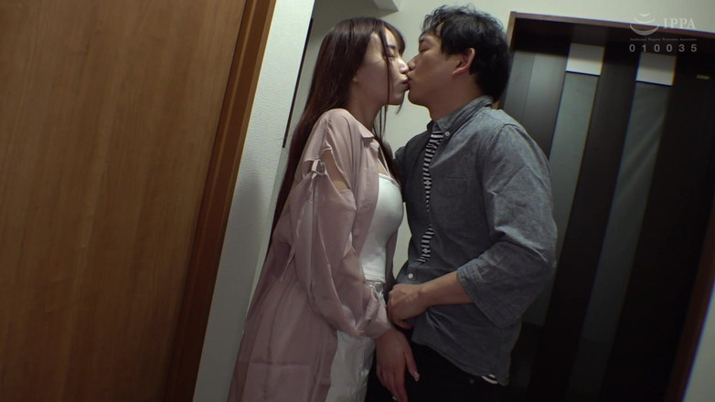 Vulture: 美月ユナ - 恥ずかしい、電気を消してくれる?