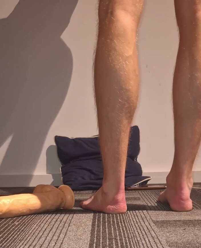 NoFace Twink X: Anaal spelen! Twink vindt het heerlijk om speeltje in zijn...