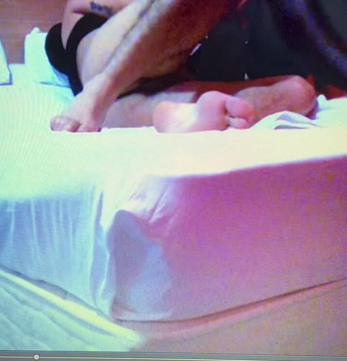 Mudur_bey35: Dacă soțul meu aude, ne va fute pe amândoi, partea 2