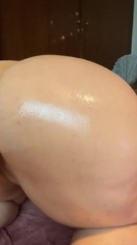 Girl with Crazy Big Ass Enjoy Big Dildo