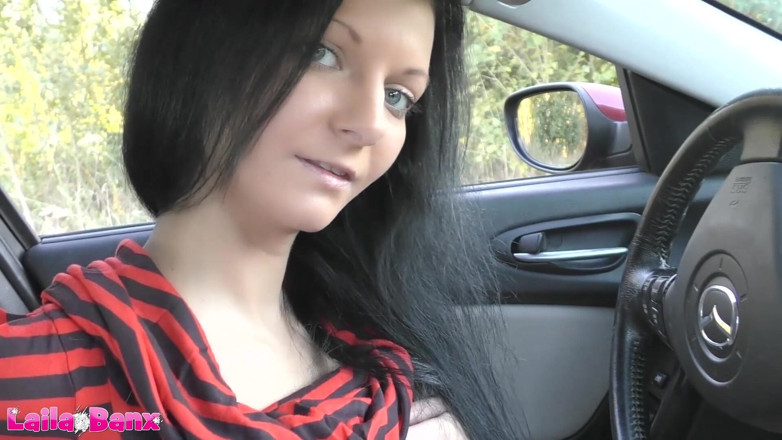 Laila Banx: Frivole probefahrt endet mit sperma gefüllter muschi!!
