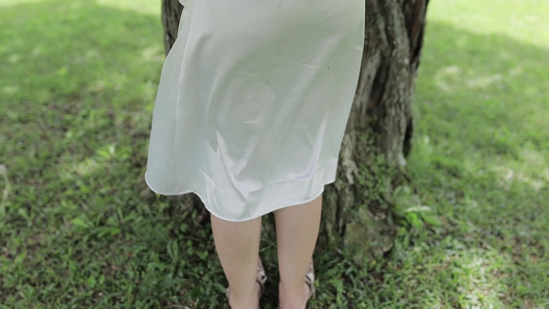 deafheaven666: 내 첫 공개 비디오, 흰색 새틴 드레스를 입고 자위