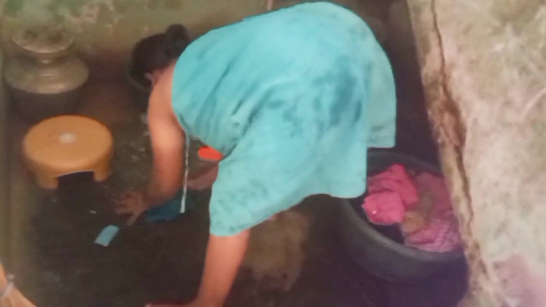 Priyanka314: Video porno di bagno tamil zia nel villaggio
