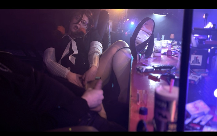 Shawna Panofka: 늦은 밤 게임은 질싸와 상호 자위로 끝납니다.