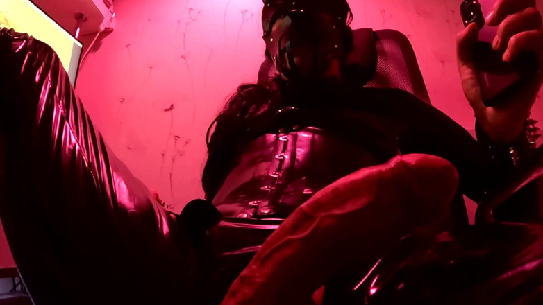 Tranny Bunny: Stor kuk, shemale, slav, BDSM, het fetisch