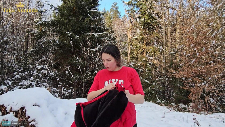 Talia Amanda: Peitos de neve