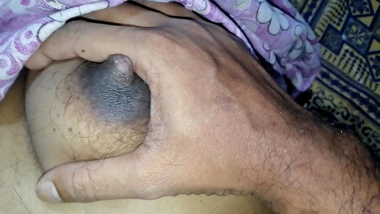 Sweety In Bed: Найкрасивіша жінка в Індії мала оргазми в серверні часи