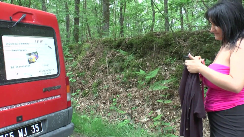 Dirty Amateurs: Outdoor activities in the woods with sexy chicks - DVD