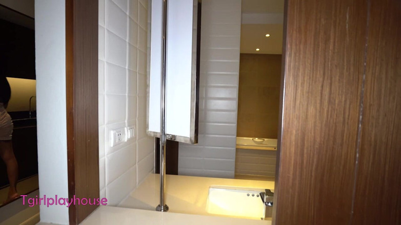 TGIRLPLAYHOUSE: Plaisir dévidant du sperme avec la trans rita