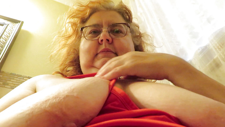 BBW nurse Vicki adventures with friends: Body tour nv in bathroom hairy pussy piss