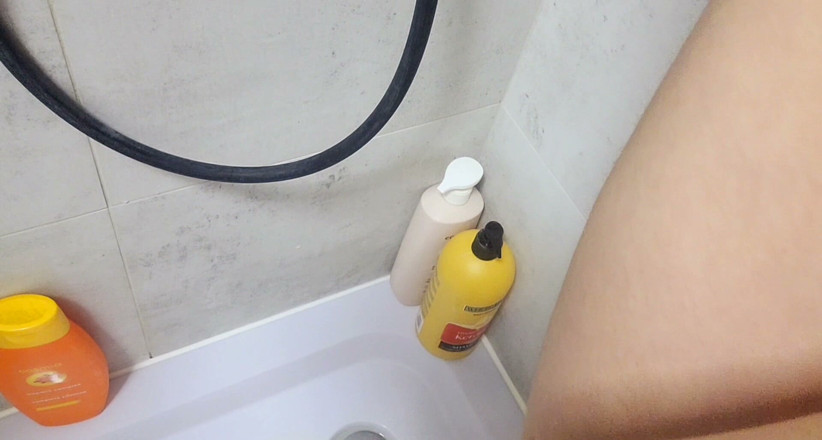 LadyFromoffice: Dildo-Spaß nach der Arbeit, Pinkeln und Duschen