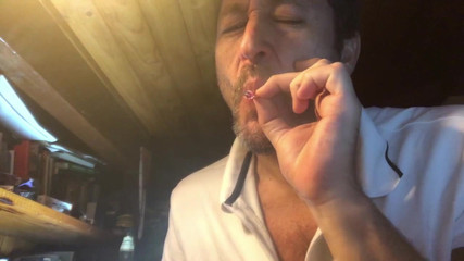 Fer All for pleasure: Roken in Polo-shirt