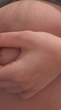 Macocha Giantess chce zjeść małą szkołę