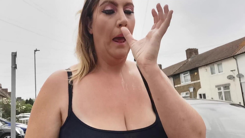 CumslutJayne: Outdoor BJ z Cum Walk - Brytyjskie Duże cycki MILF