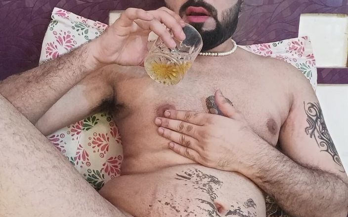 Bitch boy studio: Döl yutma ve çiş içme dilo sikiş