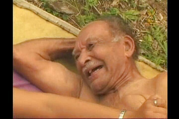 Nasty matures and dirty grannies club: Alte typen mögen junge muschi