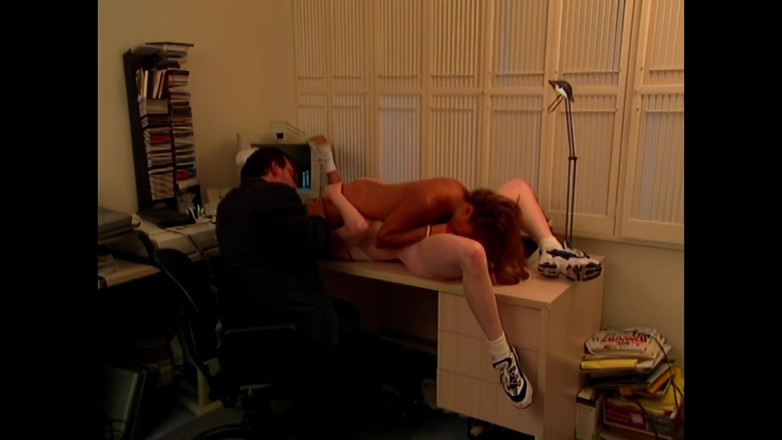 Blitzporn: Cherry Mirage: Stora mjuka bröst för en antologi-lesbisk scen