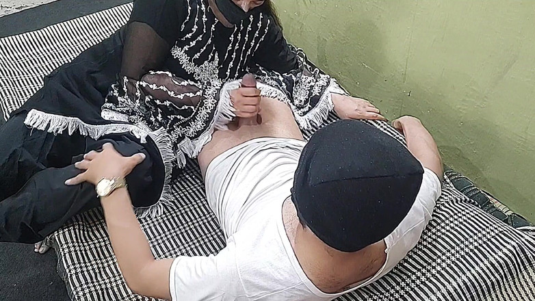 Gullnazkhan: Bhabhi tertangkap abang ipar miang melancap, audio hindi yang jelas